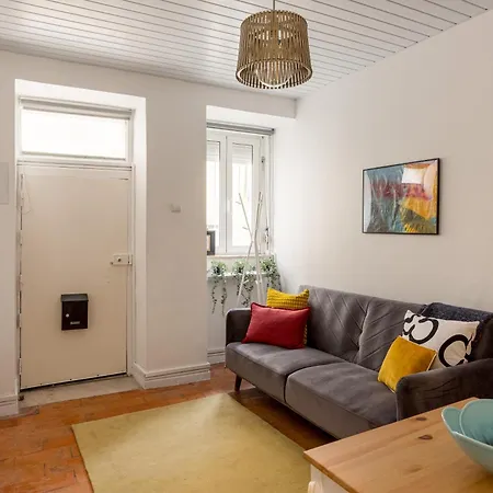 Quiet Bloom - In Estrela Apartment