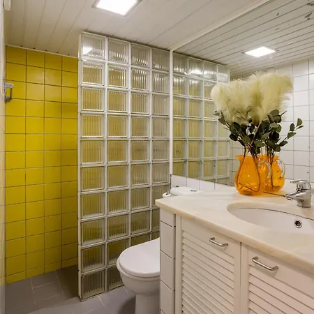 Quiet Bloom - In Estrela * Lisbon