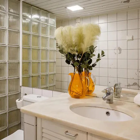 Apartment Quiet Bloom - In Estrela Lisbon